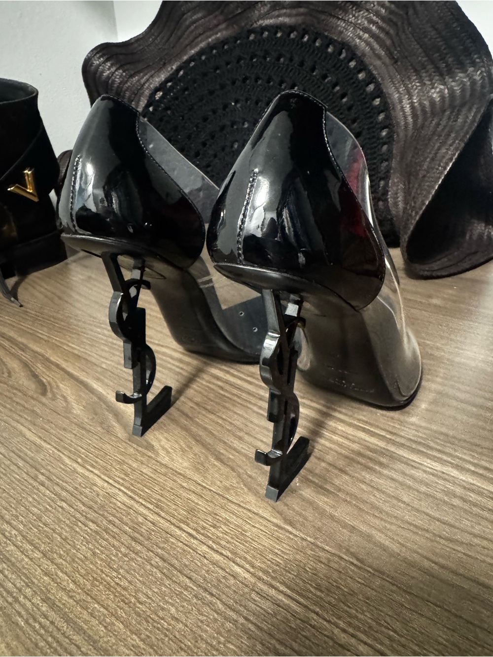 Saint Laurent Black Patent & Clear PVC Pointed Toe Pump with YSL Logo Heel - Picture 8 of 10